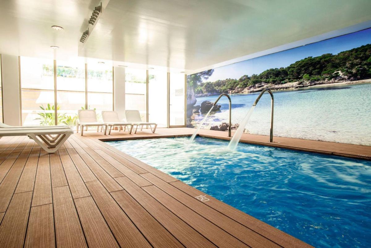 Piscina en o cerca de Apartaments Talayot