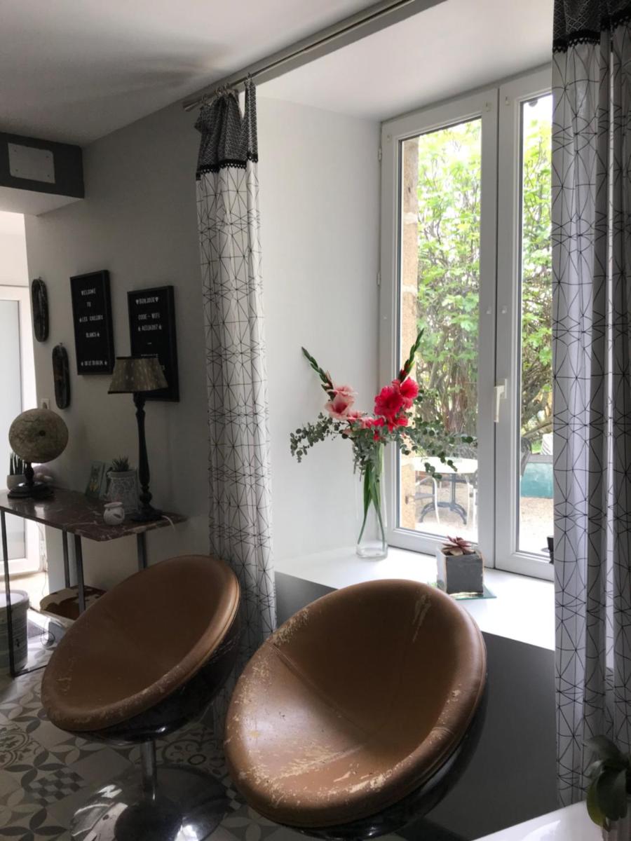 Les Cailloux blancs - Housity