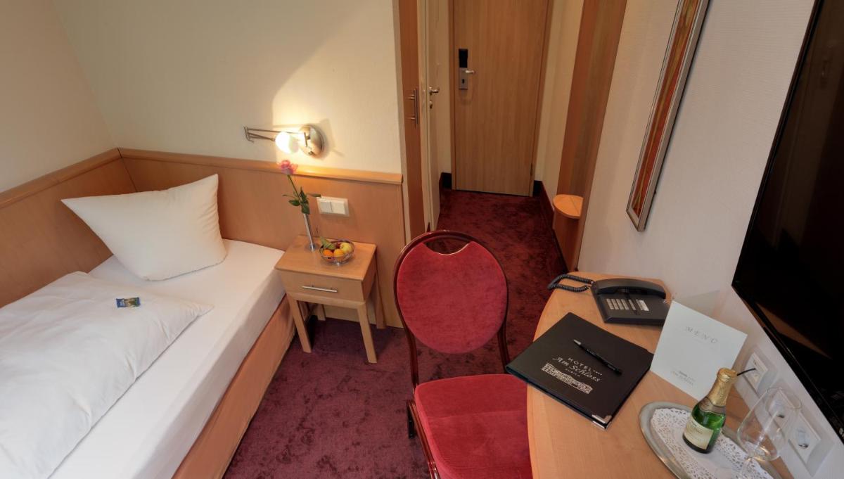Hotel Am Schloss Aurich - Housity