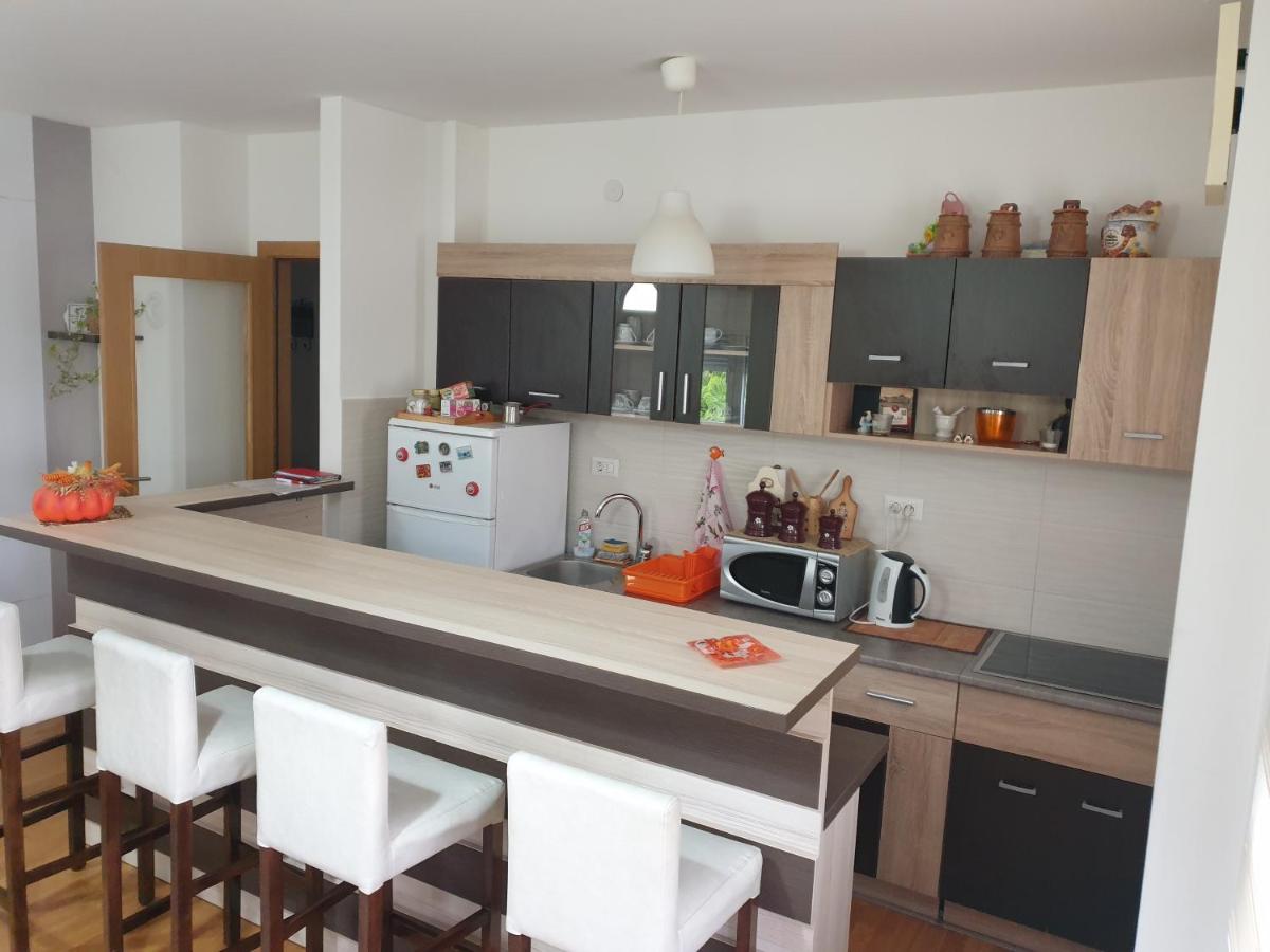 Apartment Lux Lomina - Housity