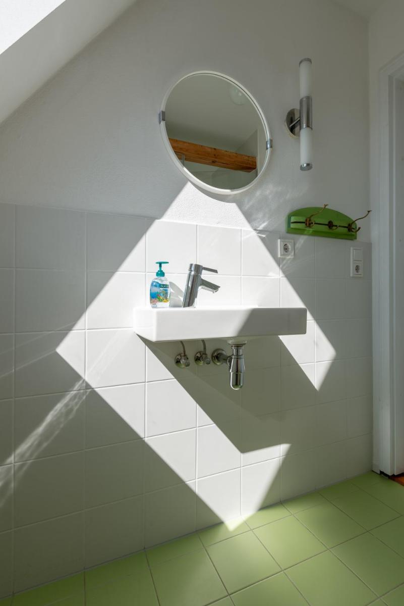 Ferienwohnung BROMBEERE mit großem Garten und Balkon - Housity