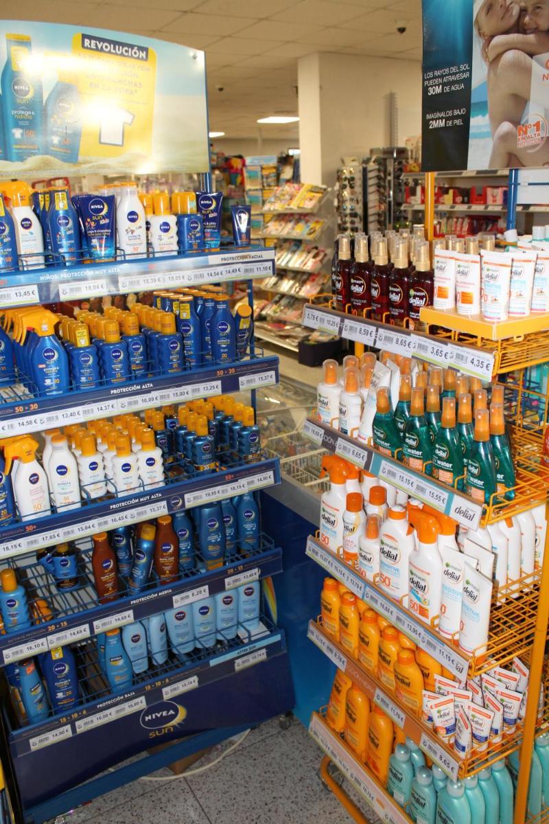 Supermercado u otro tipo de tienda en el apartahotel o alrededores