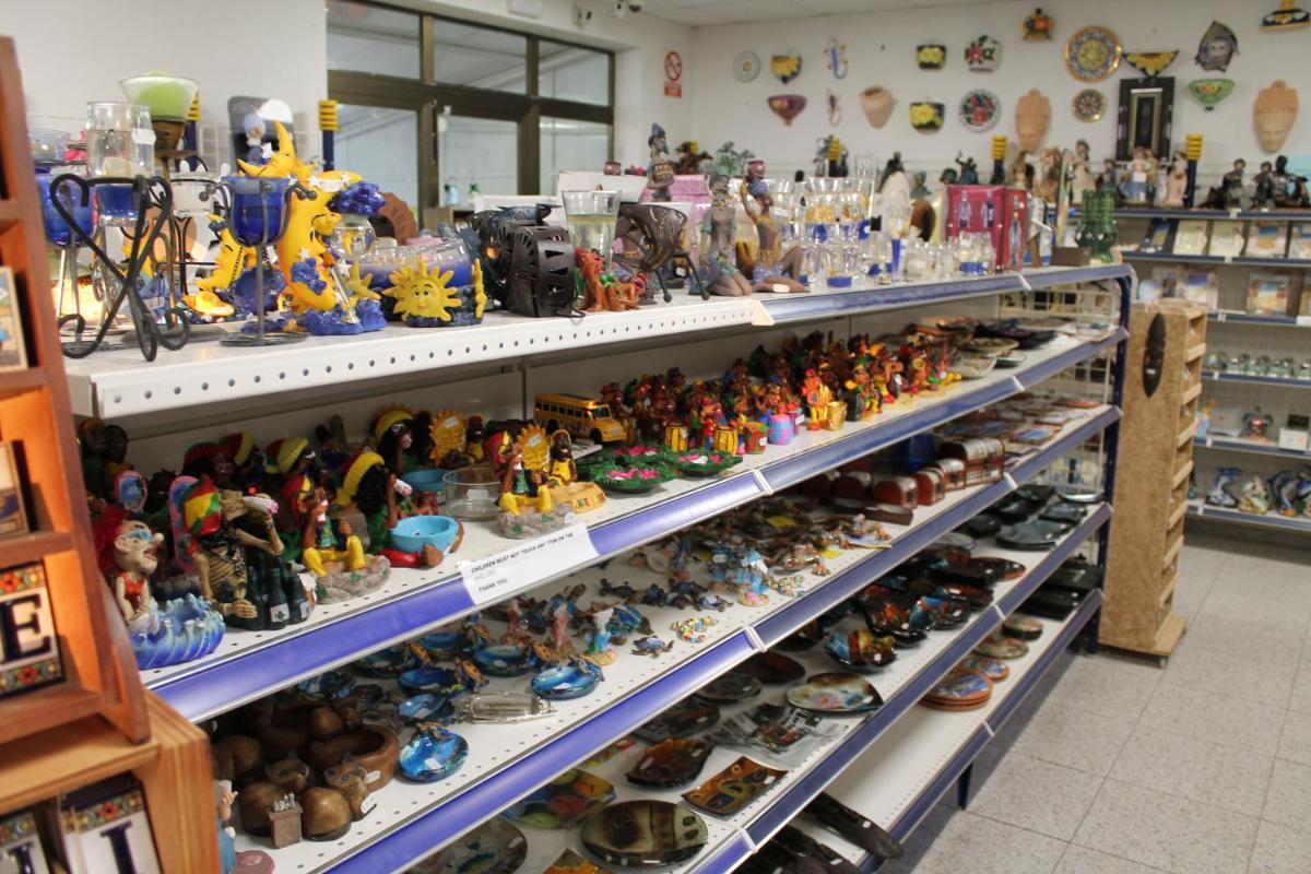 Supermercado u otro tipo de tienda en el apartahotel o alrededores