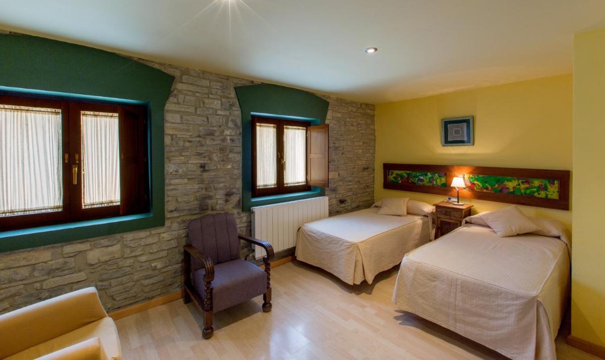 Hotel Rural Los Cerezos de Yanguas - Housity
