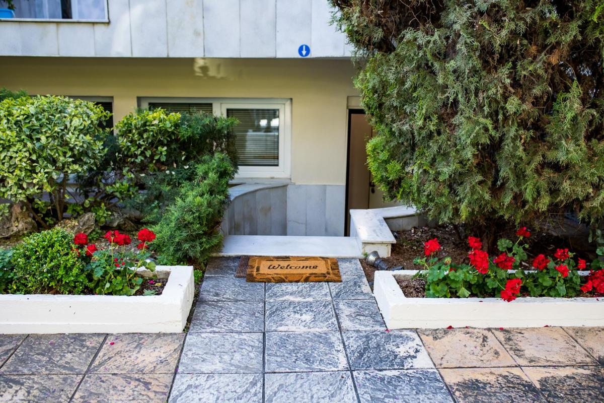 Xsoma Flats "Coral" - Housity
