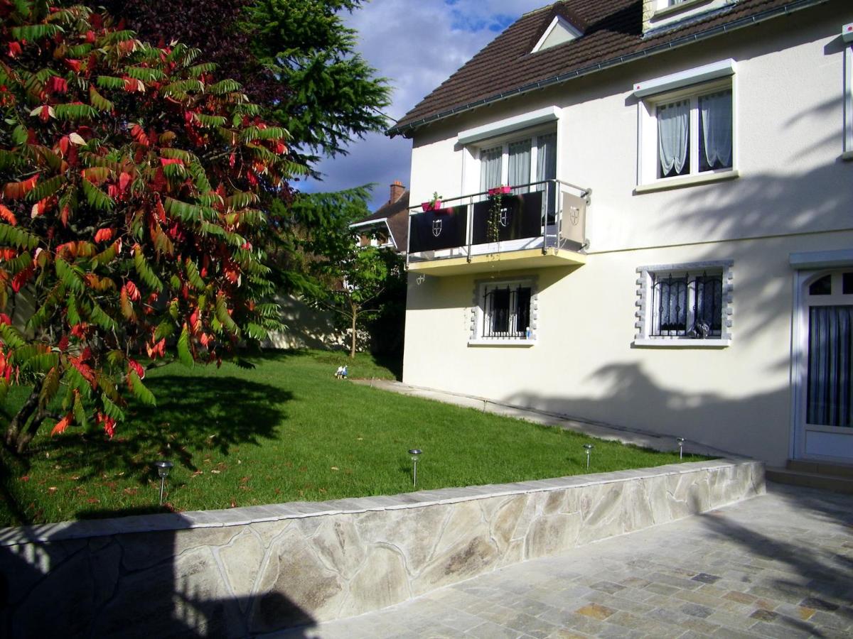 Suitetrails - Grand appartement dans villa avec parking quartier résidentiel