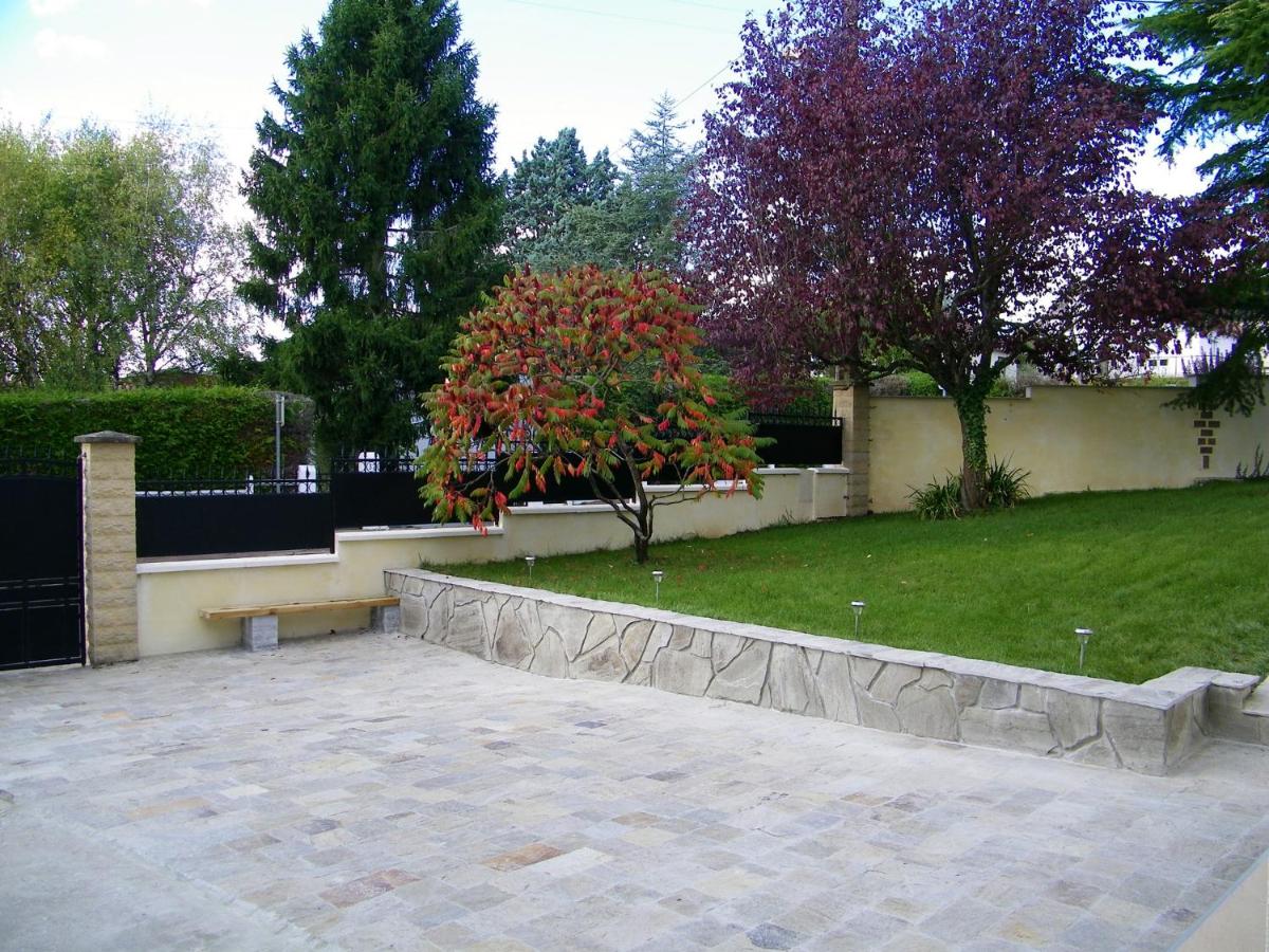 Grand appartement dans villa avec parking quartier résidentiel - Housity