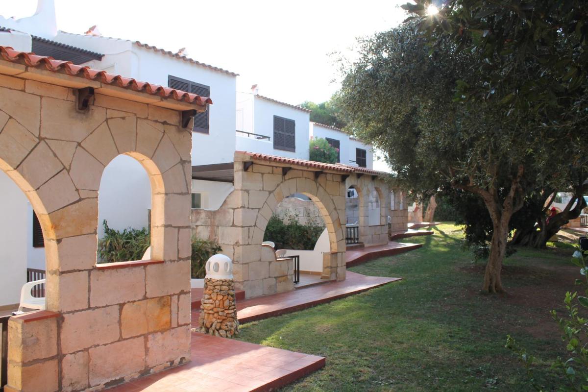 Jardín al aire libre en Apartaments Talayot