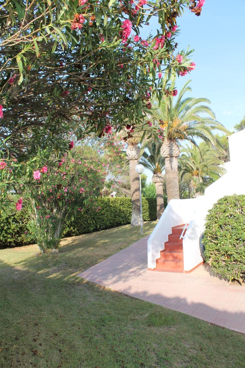Jardín al aire libre en Apartaments Talayot