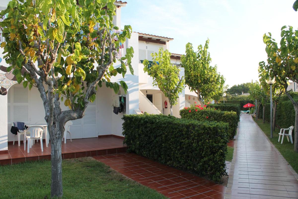 Jardín al aire libre en Apartaments Talayot
