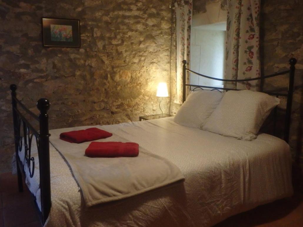 Chambres d´Hôtes Prieuré d'Orniols - Housity