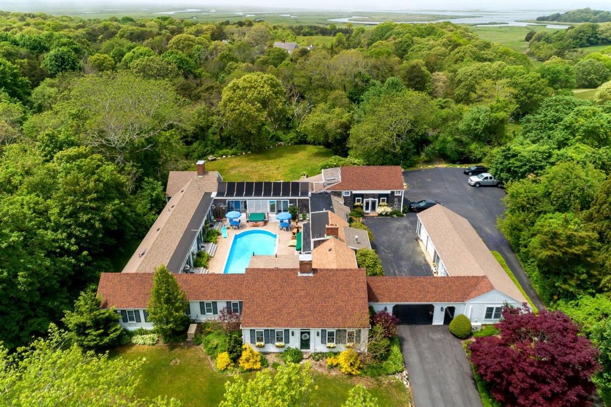 Lamb and Lion Inn - Housity