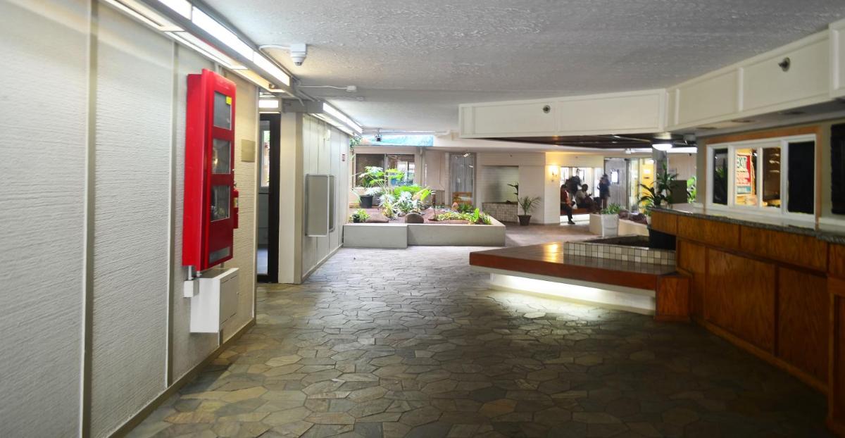 Suitetrails - Kuhio Village 810A KING Studio, Waikiki Ocean View!