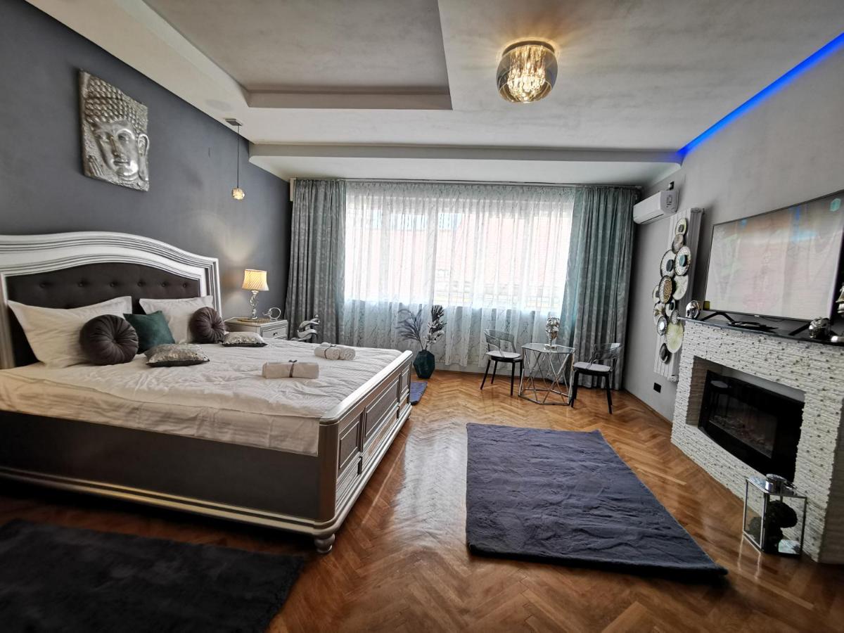 Suitetrails - Crystal Central Apartment