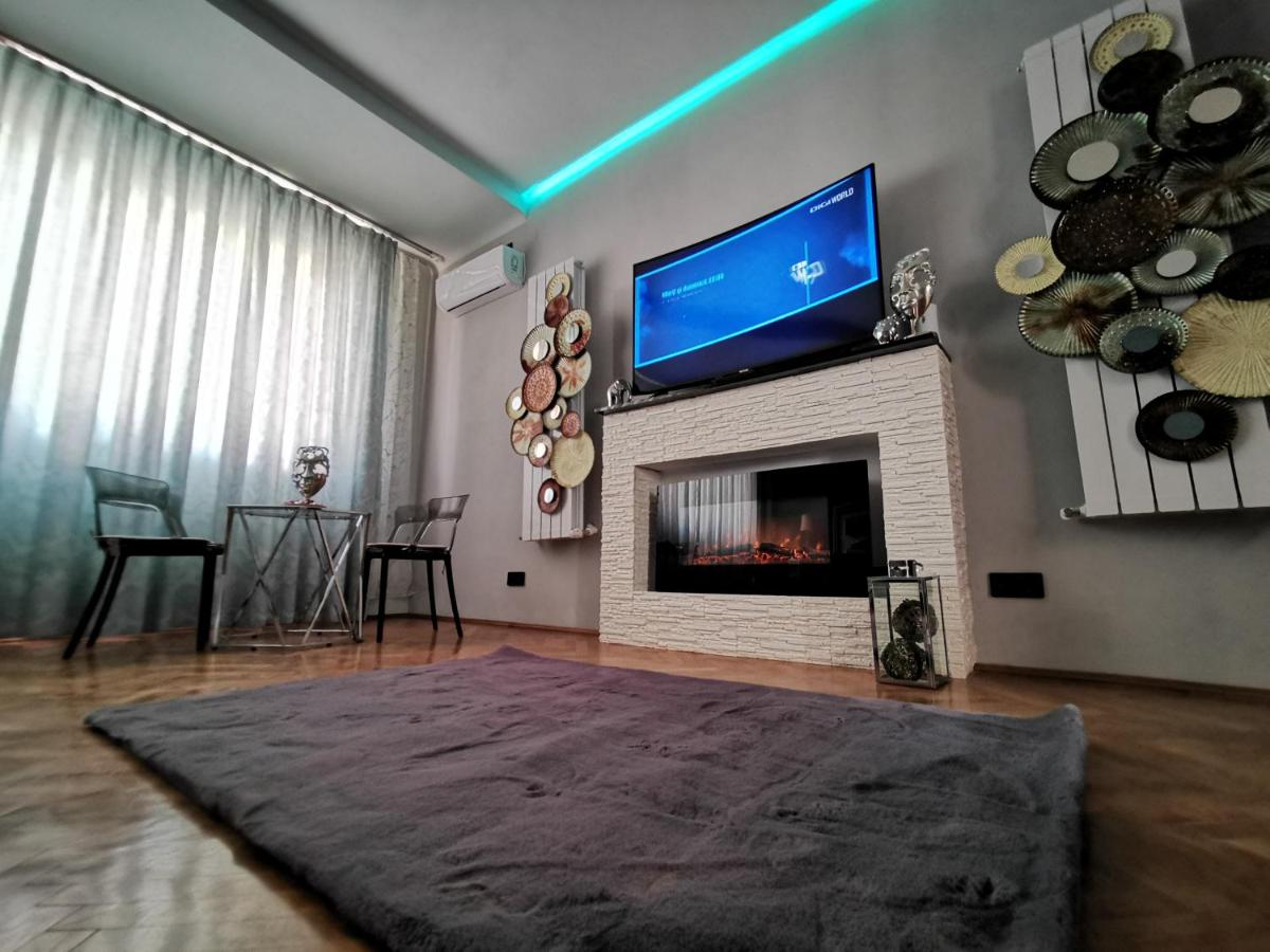 Suitetrails - Crystal Central Apartment