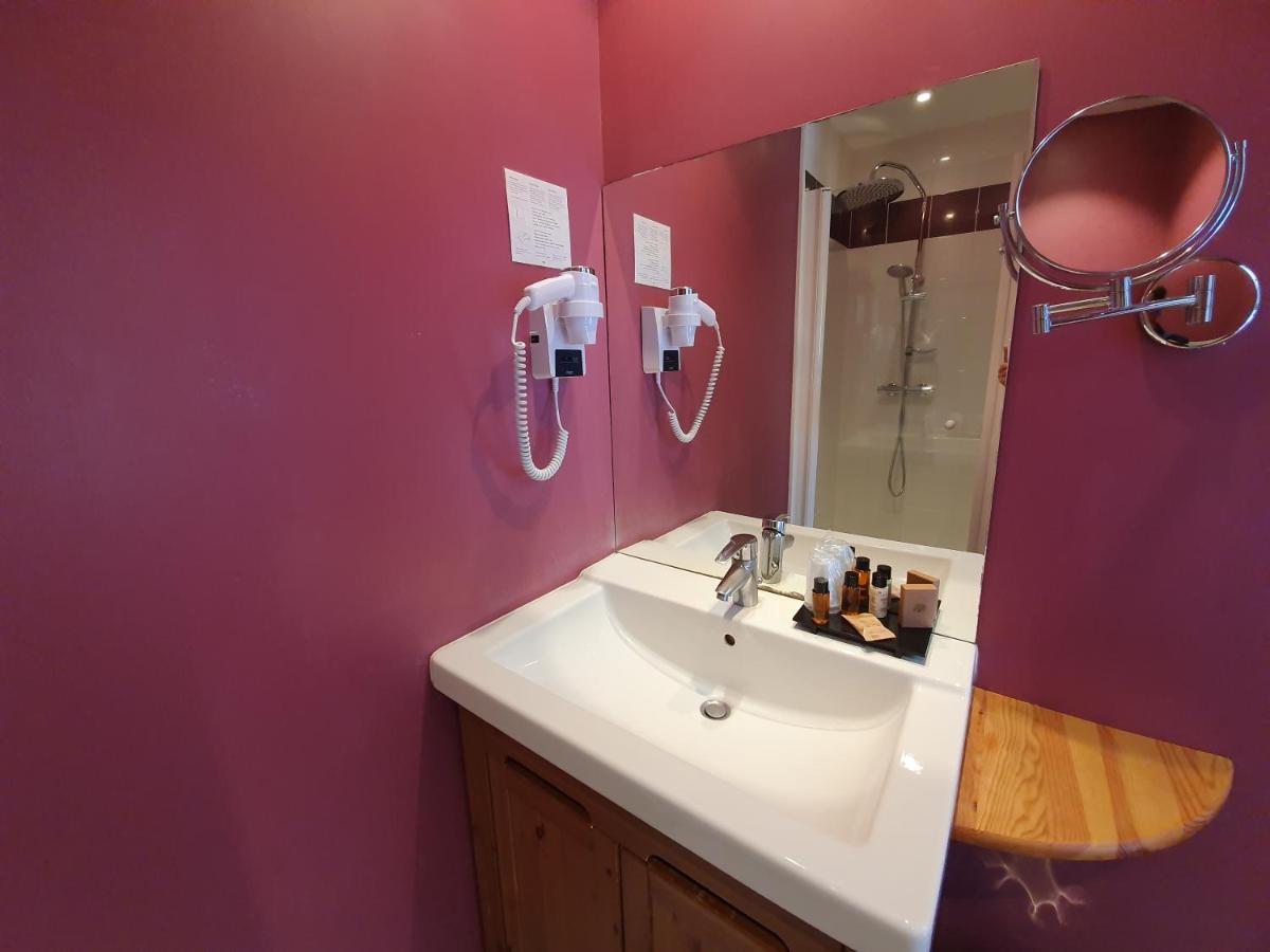 Salle de bains dans l'établissement La Fraîchette-Hôtel & Spa