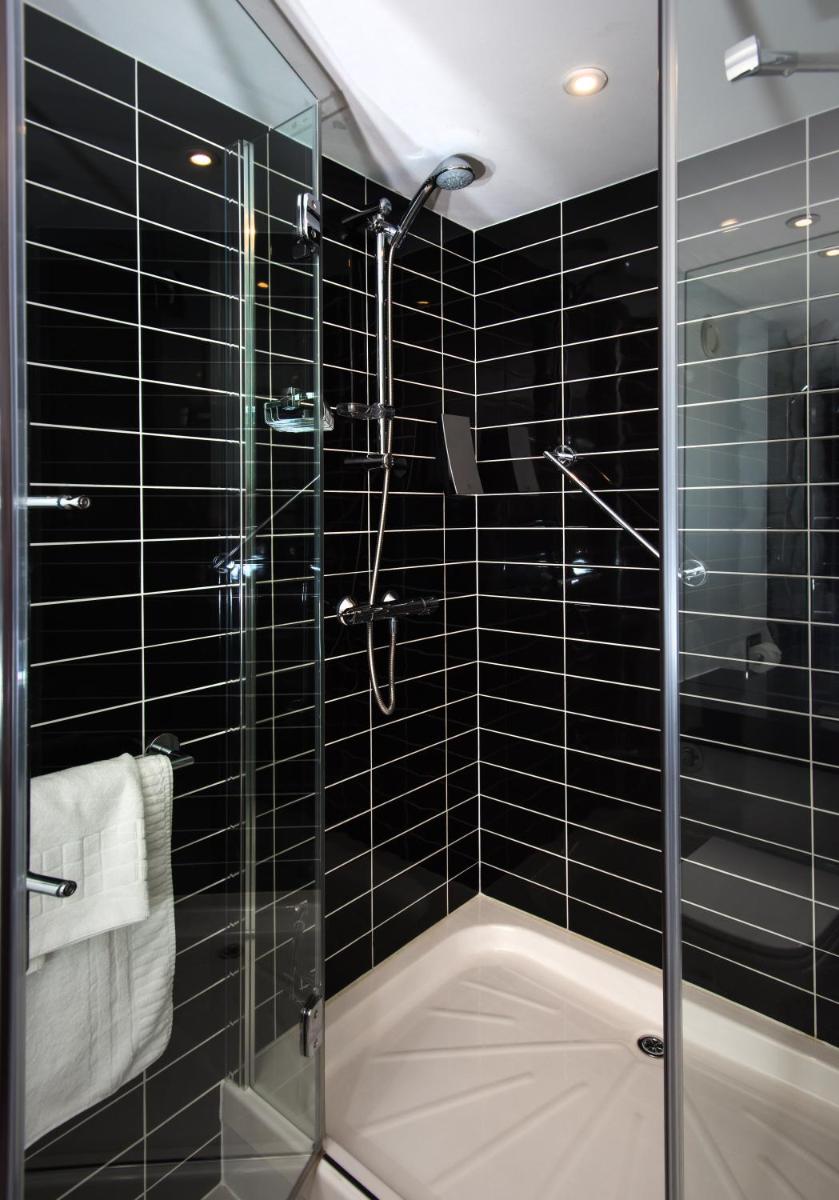 Holiday Inn Express London-Wimbledon-South, an IHG Hotel - Housity