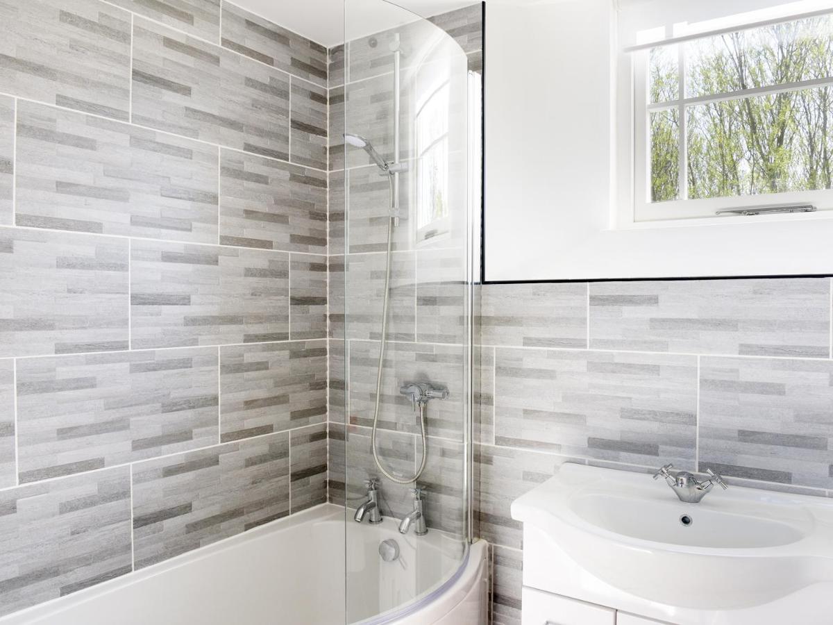 Moor View Chapel - Housity