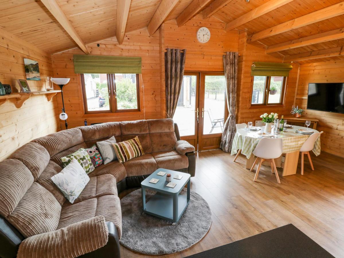 Mayfields Lodge - Housity