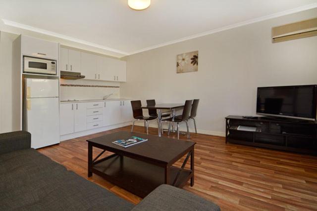 Mandurah Motel and Apartments - Housity