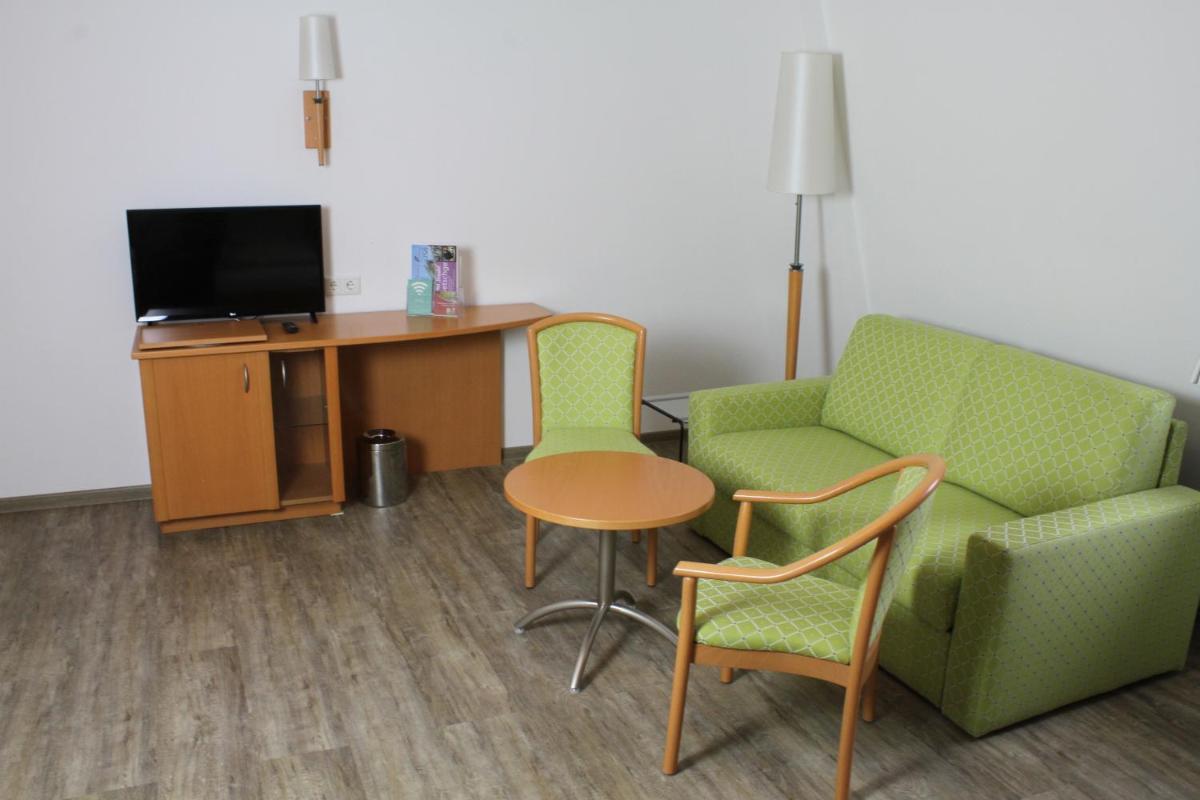 Gasthof Pension Zum goldenen Hirschen - Housity