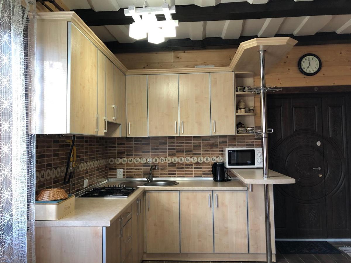Вербовий двір - Willow Yard - Housity