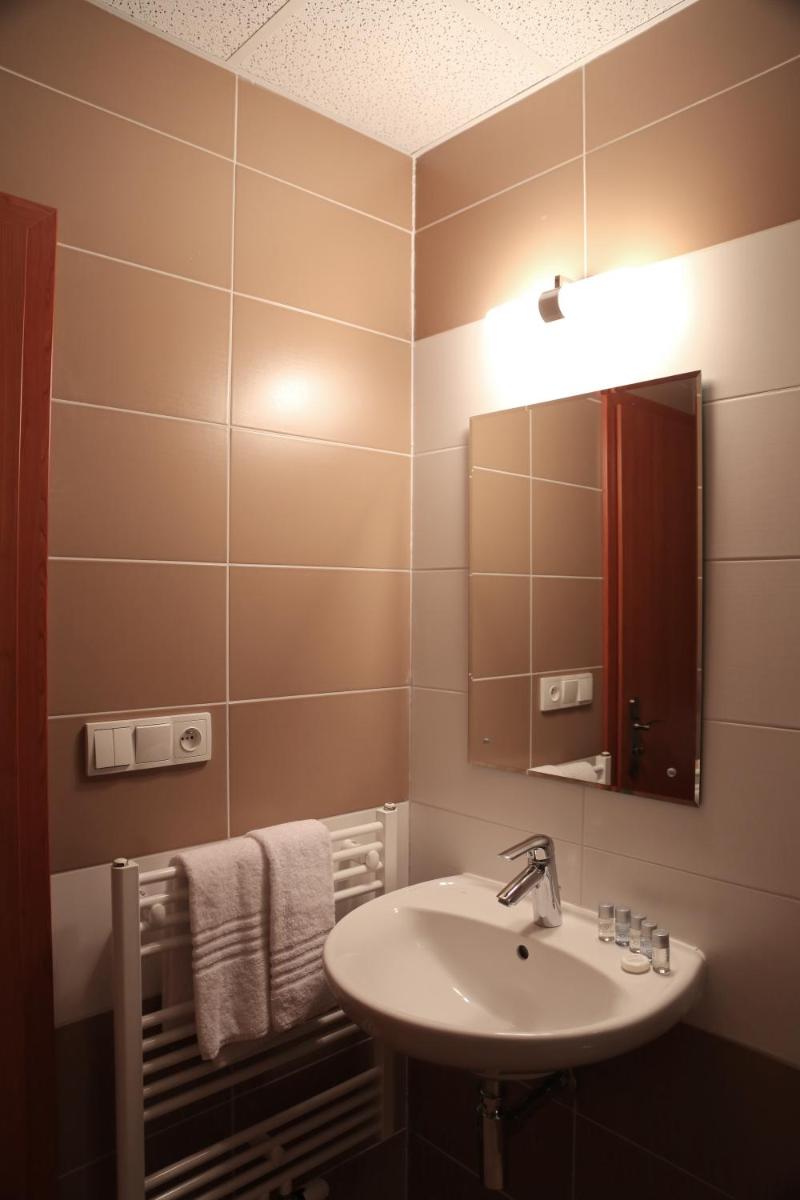 Sporthotel Hostivice - Housity