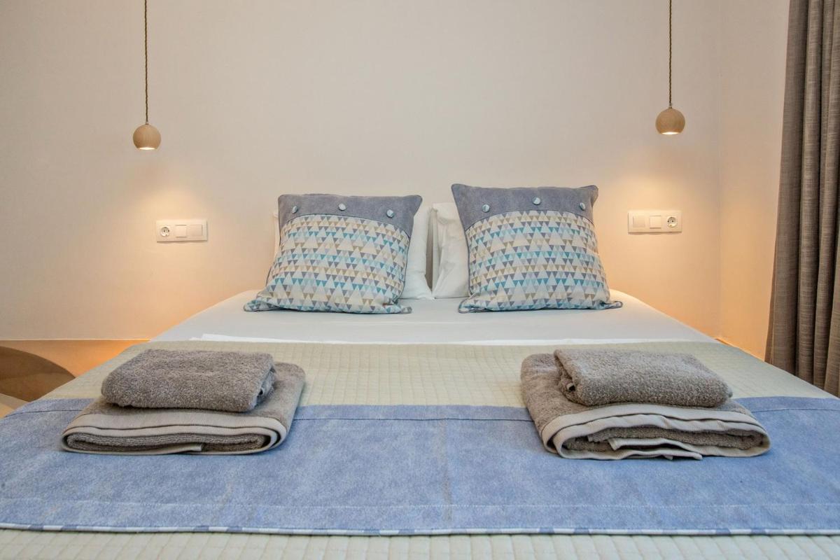 Unforgettable Tinos beach houses complex - Housity