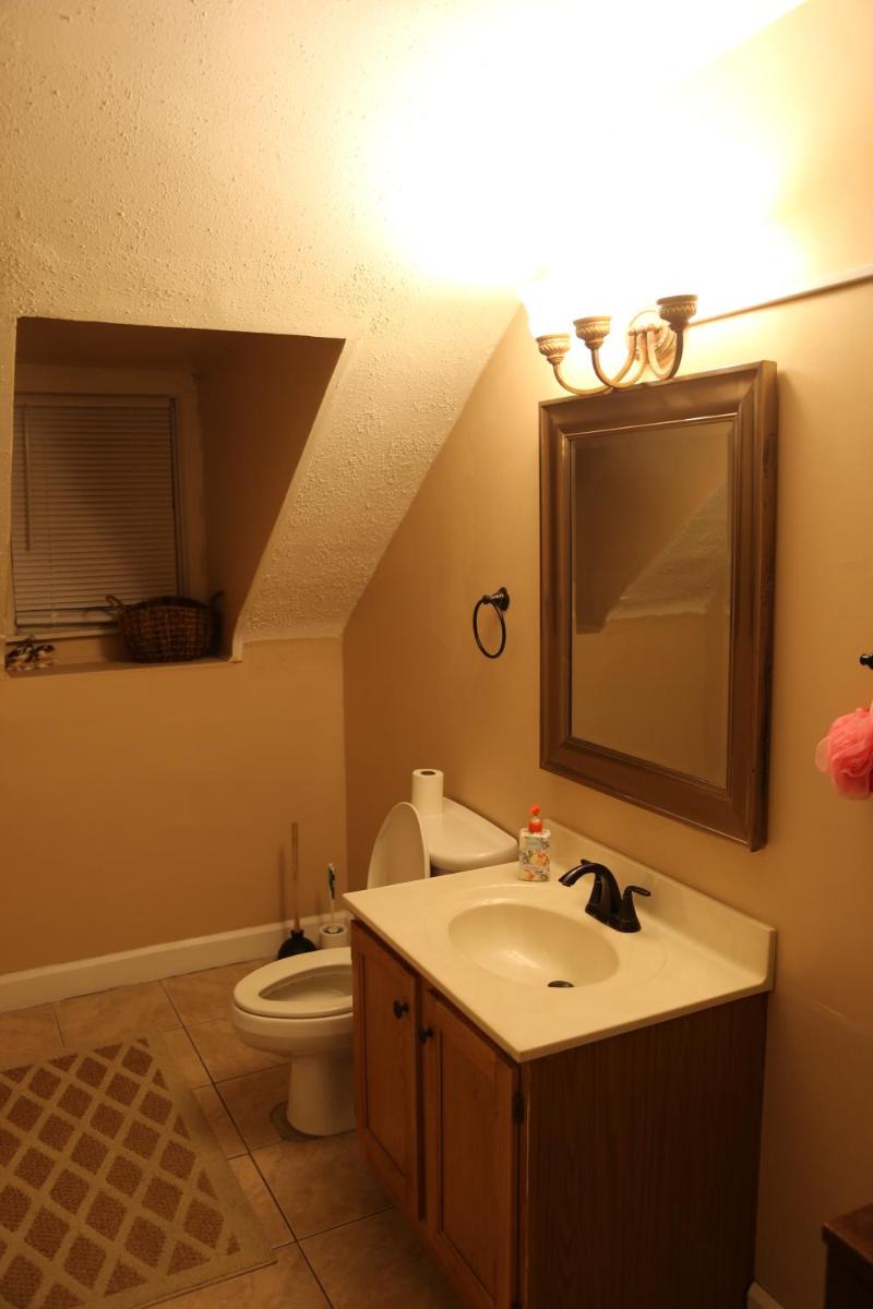 Charming 2BD near UC, Hospitals,ZOO - Housity