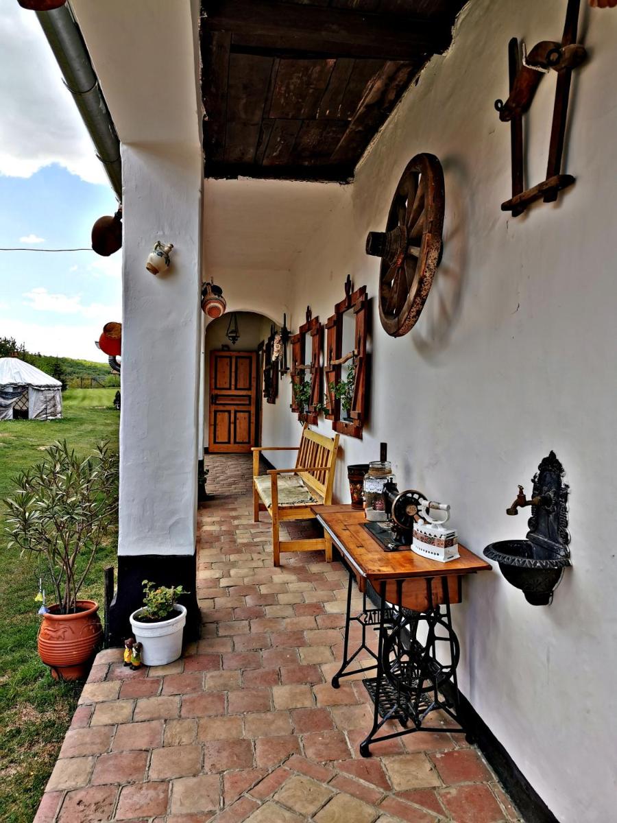 Bakonyi Kis-Lak - Housity