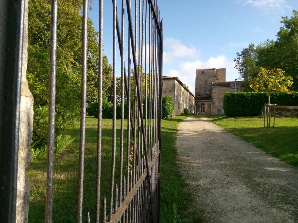 Chateau De Champdolent - Housity