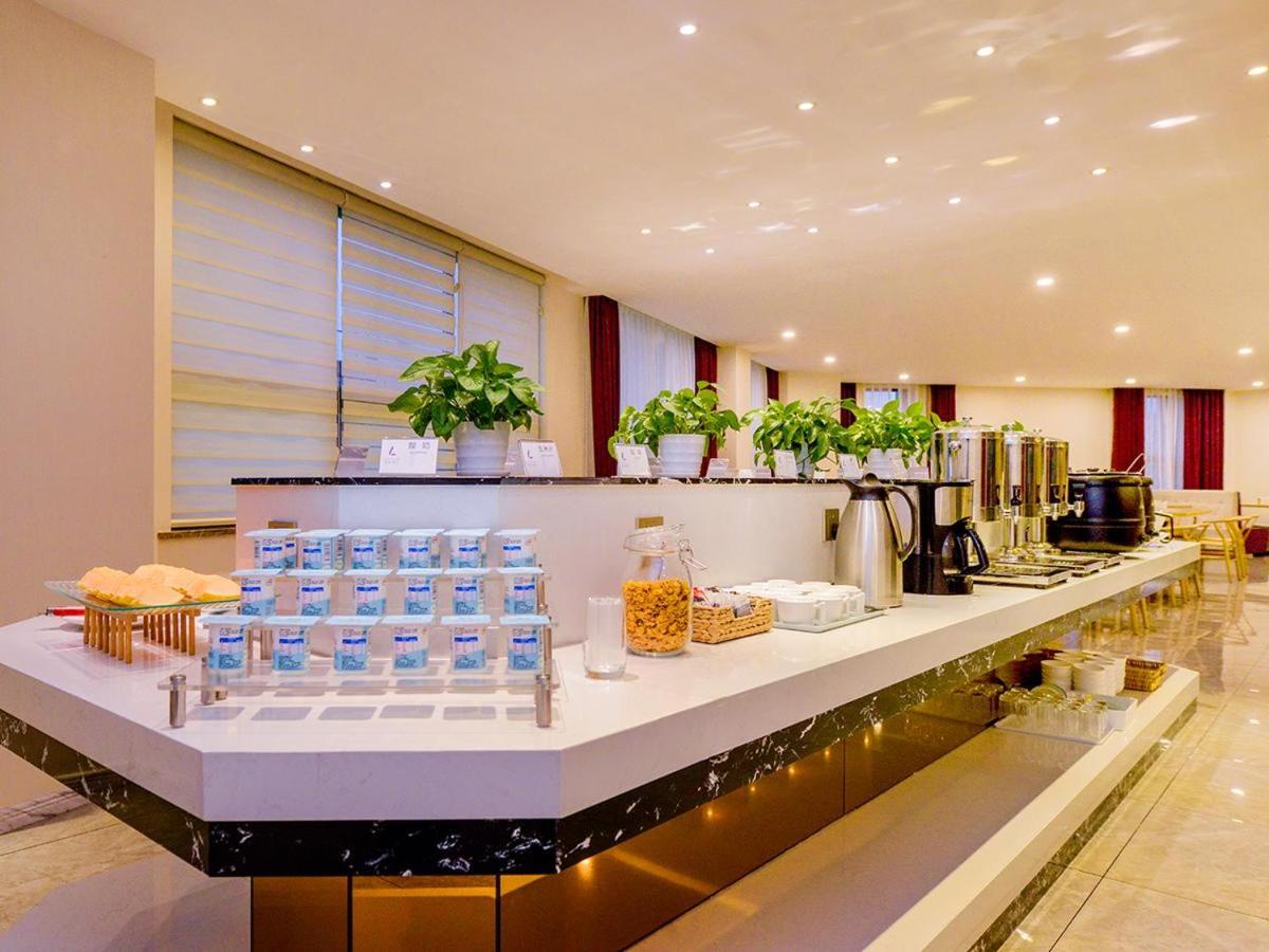 Lavande Hotel Chongqing Jiangbei Intemational Airport Teminal T3 Shop - Housity