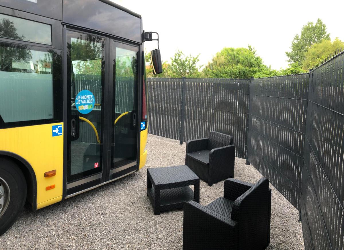 L Arrêt de Bus Insolite & SPA - Housity