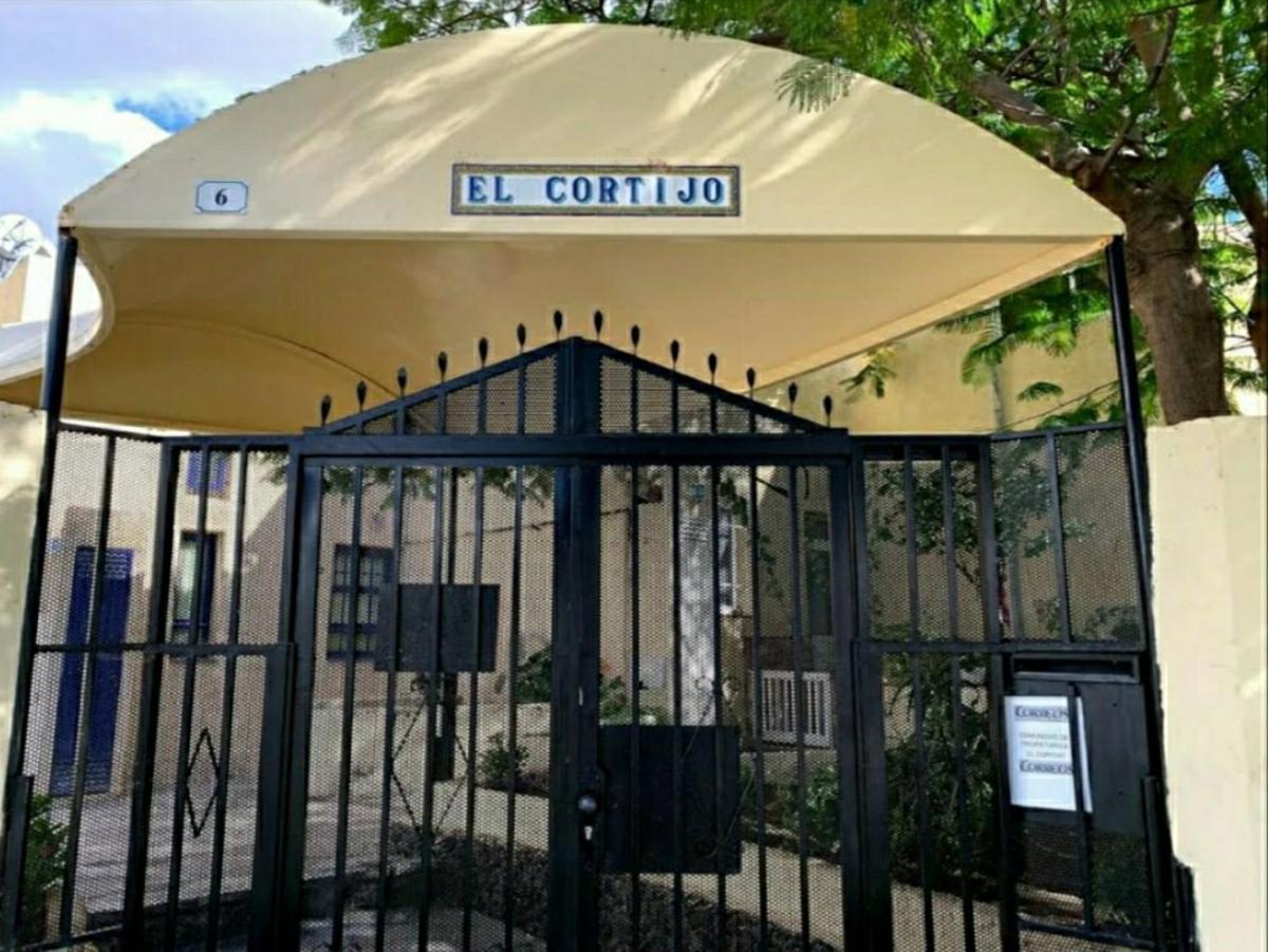 Duplex El Cortijo, LasAmericas - Housity