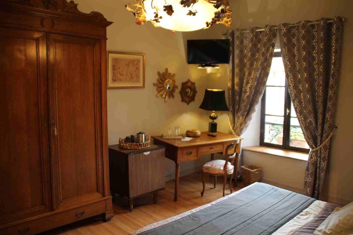 chambres d'hotes : La cour d'Etrepy - Housity