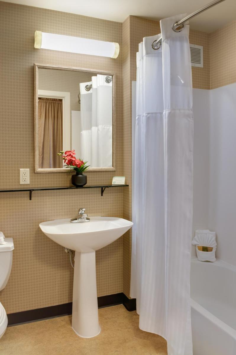 The Mediterranean Inn - Housity
