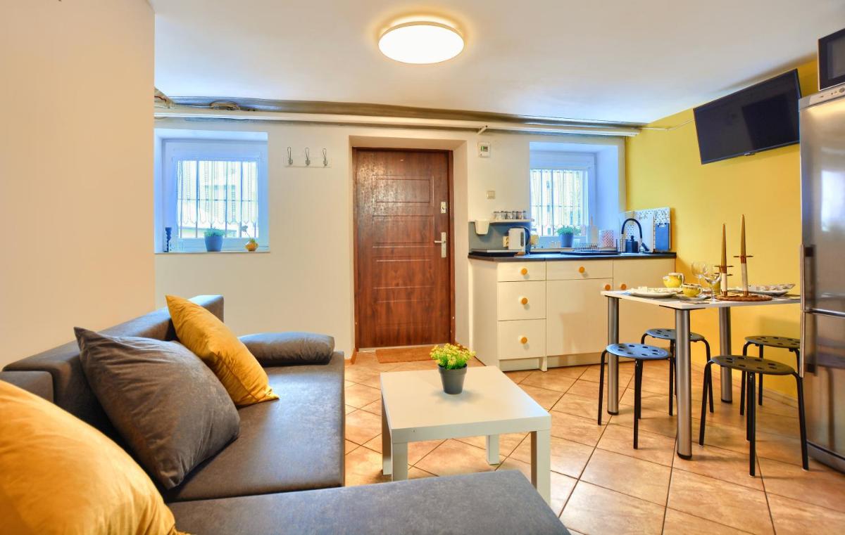Studio Majówka - Housity