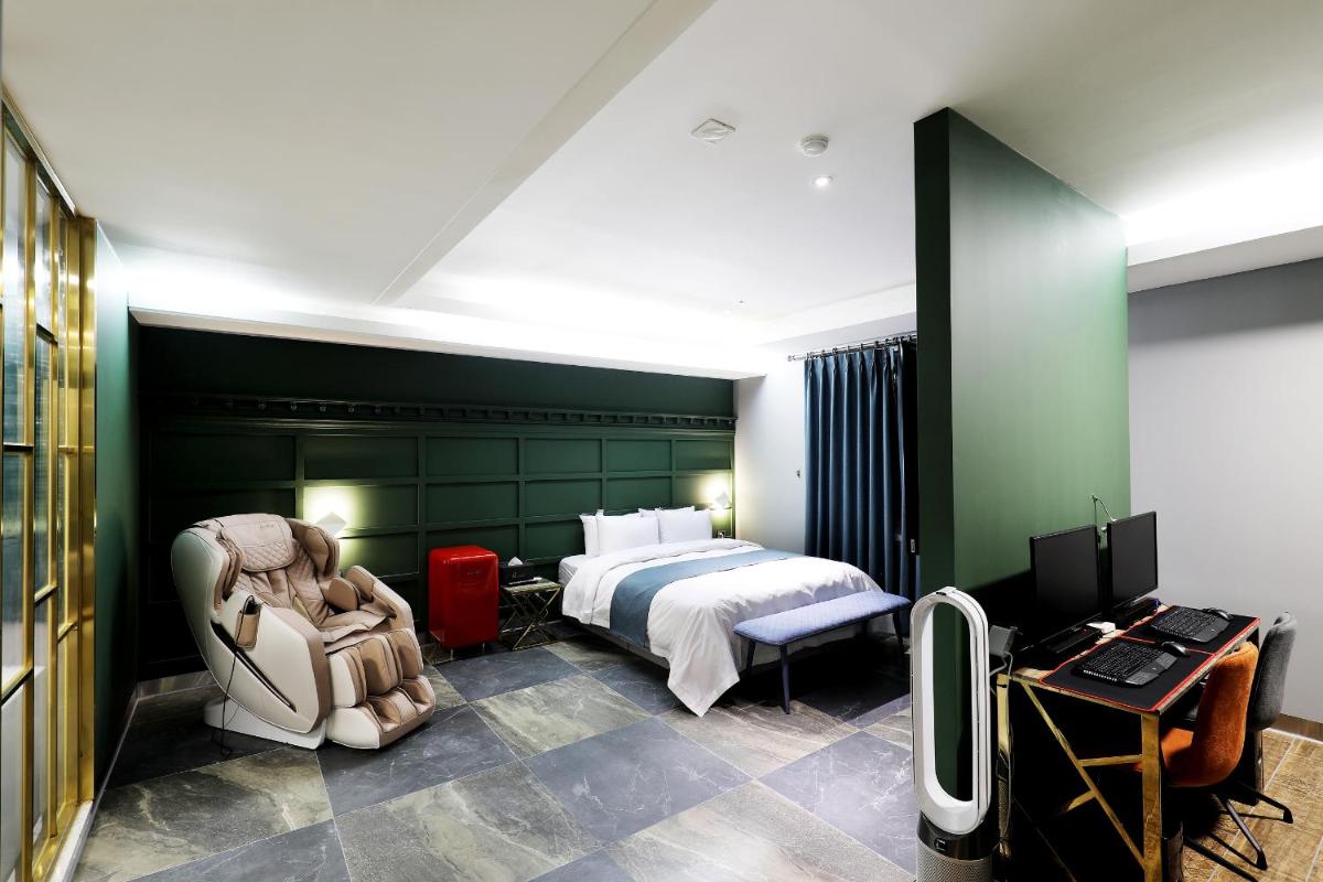 El Tower Hotel - Housity