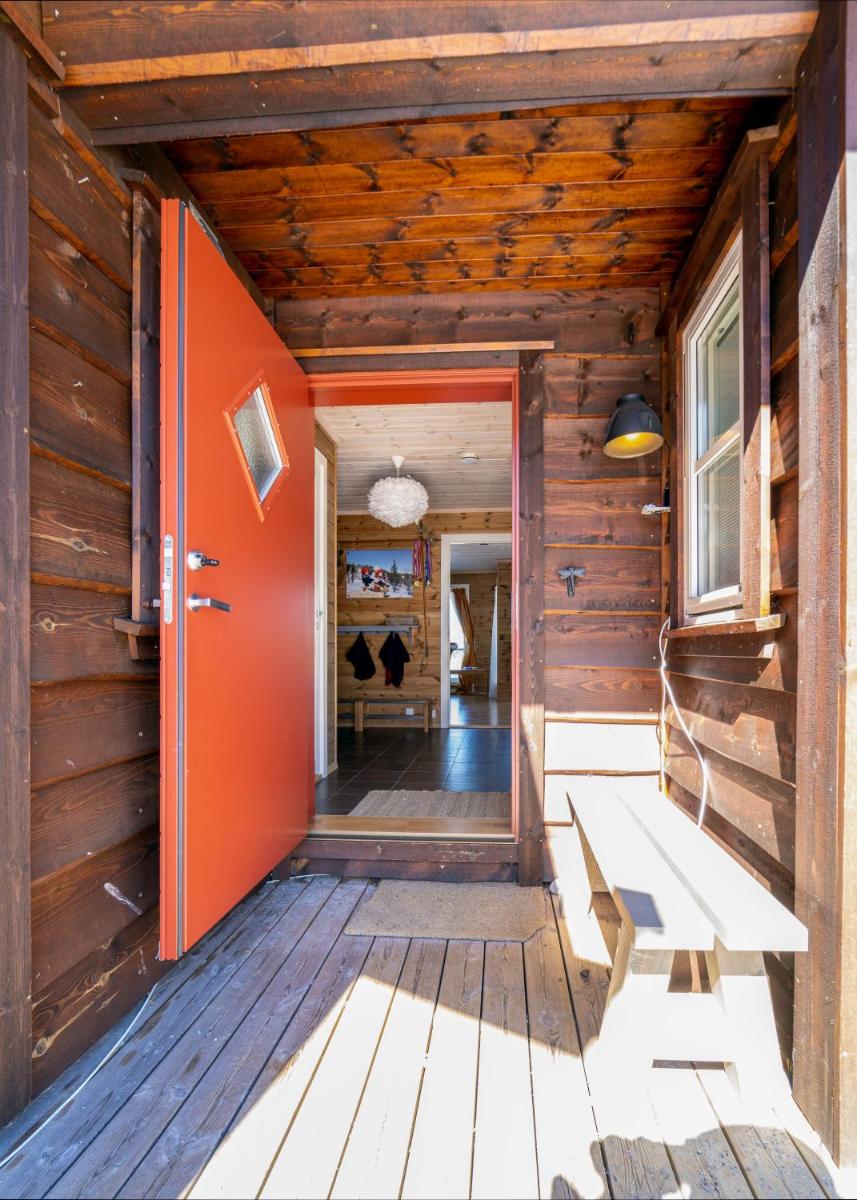 Three-Bedroom Holiday Cottage - Housity