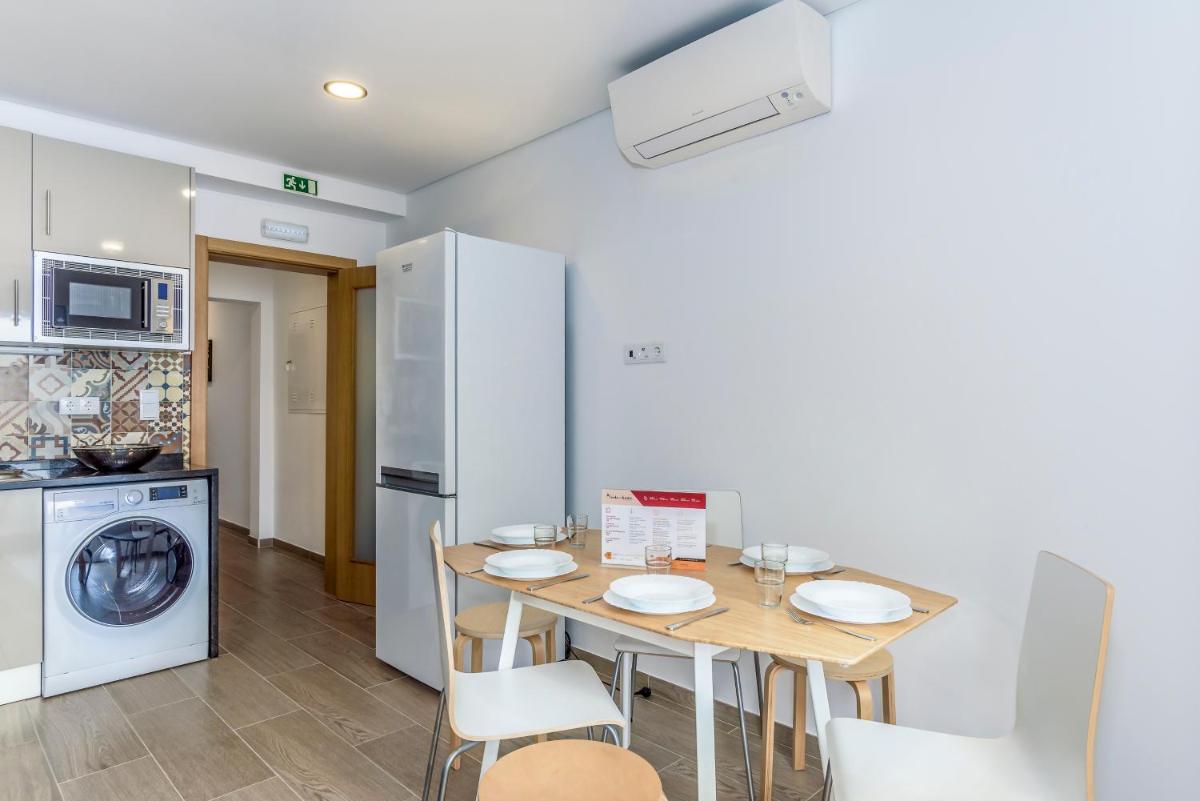 FLH Faro Central House with Terrace - Housity