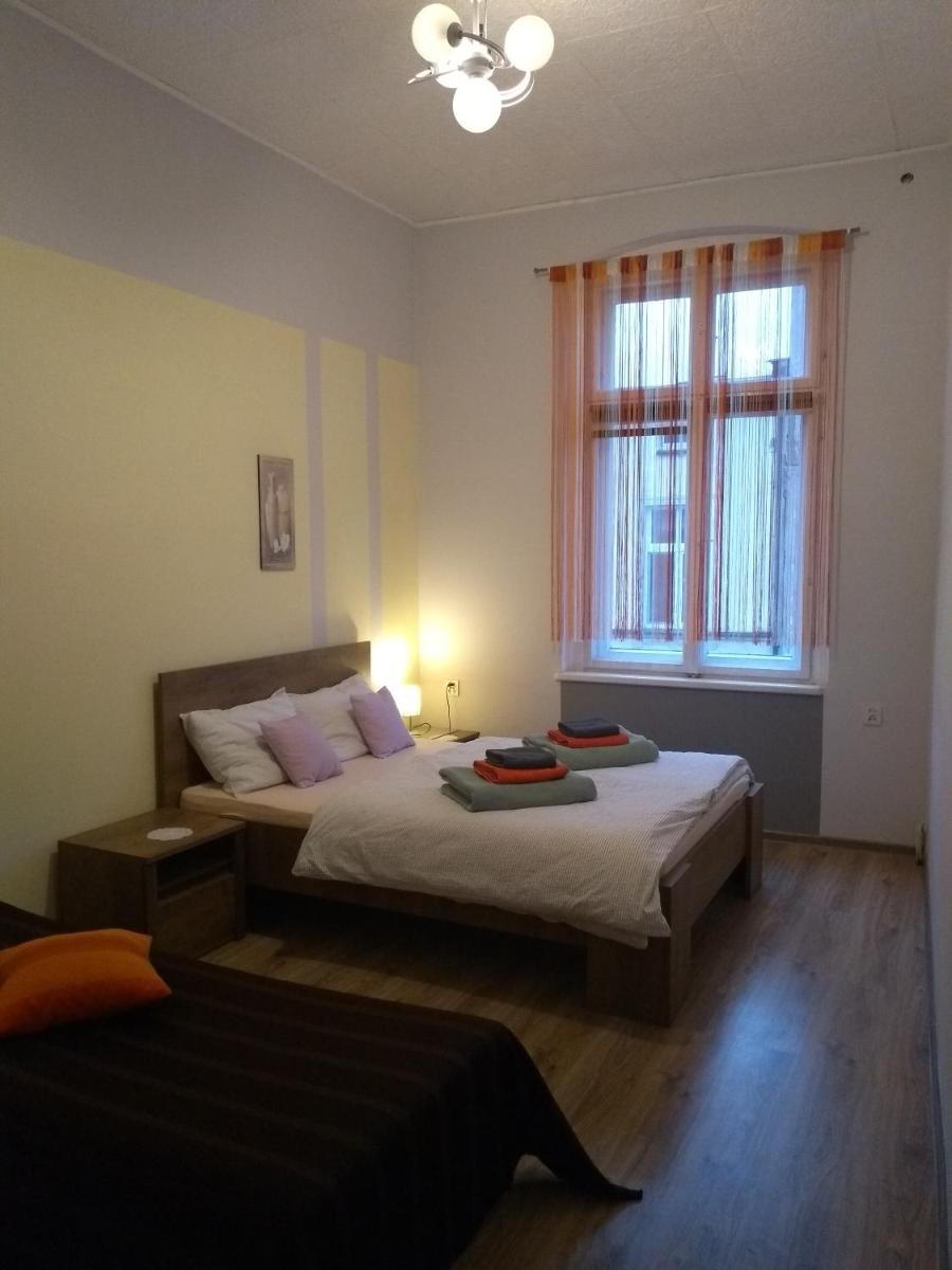 Hostel Staromiejski - Housity