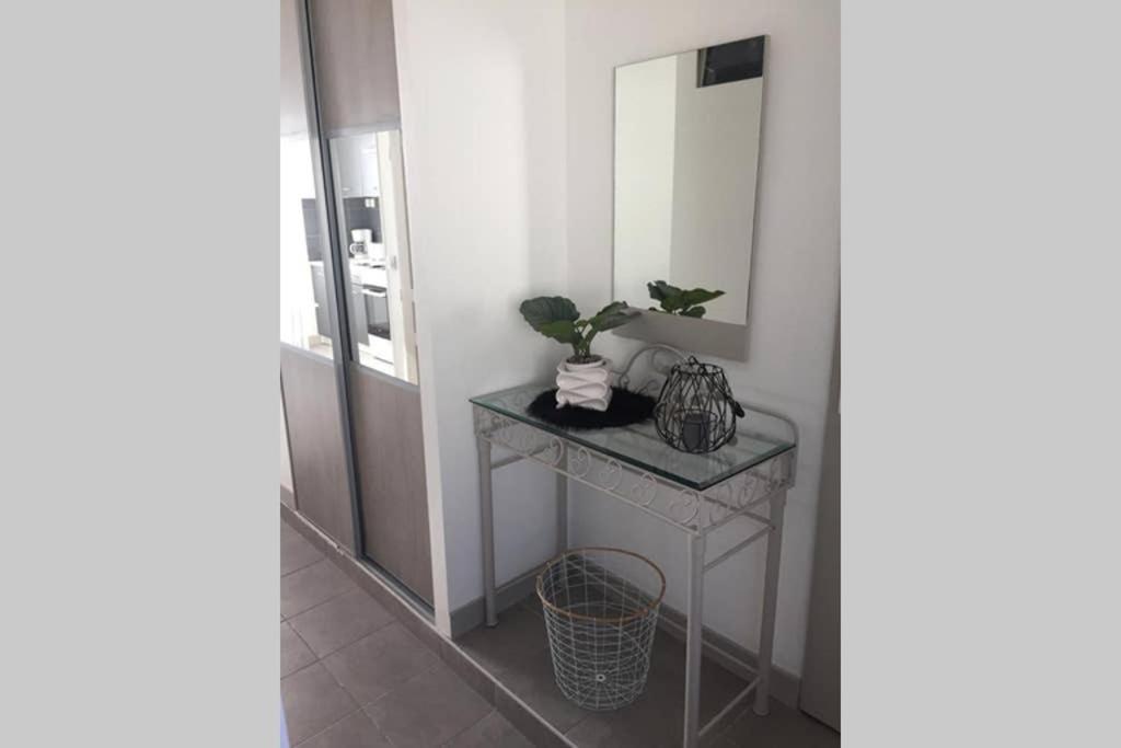 F2 agréable proche de toute commodité - Housity