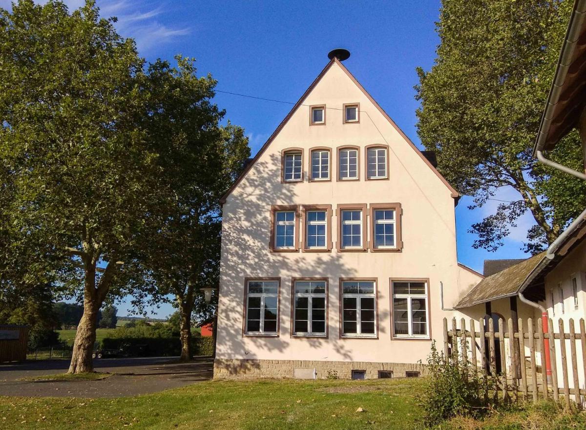 Alte Schule Gästehaus - Fräulein Apartment - Housity