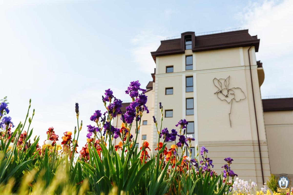 Apartament Hotel by Derenivska Kupil - Housity