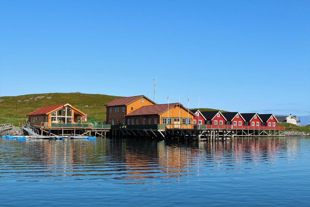 Adventure Camp Mehamn - Housity