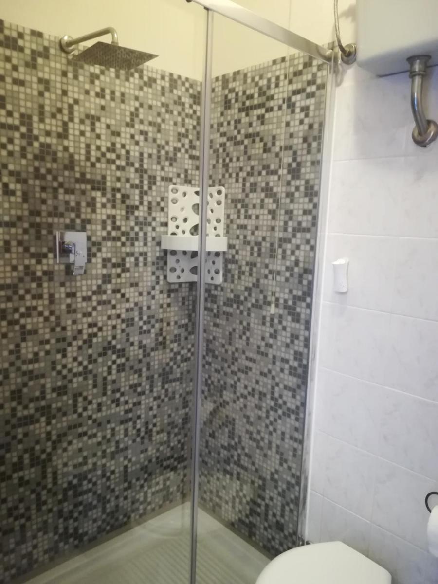 Euro Hotel - Housity