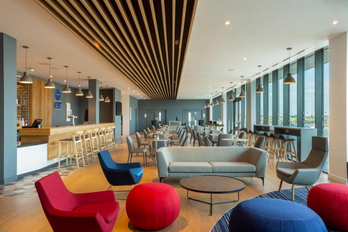 Holiday Inn Express Bridgwater M5, Jct24, an IHG Hotel - Housity