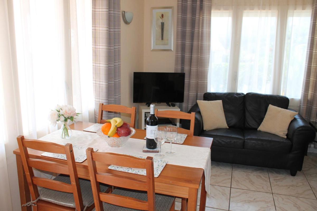 Alemanya 22 privat pool Estartit - Housity