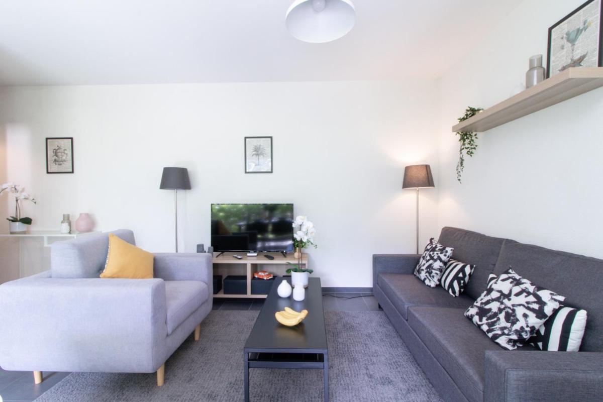 Modern 1 bedroom apartment at Le Bouveret. Self-checkin. - Housity