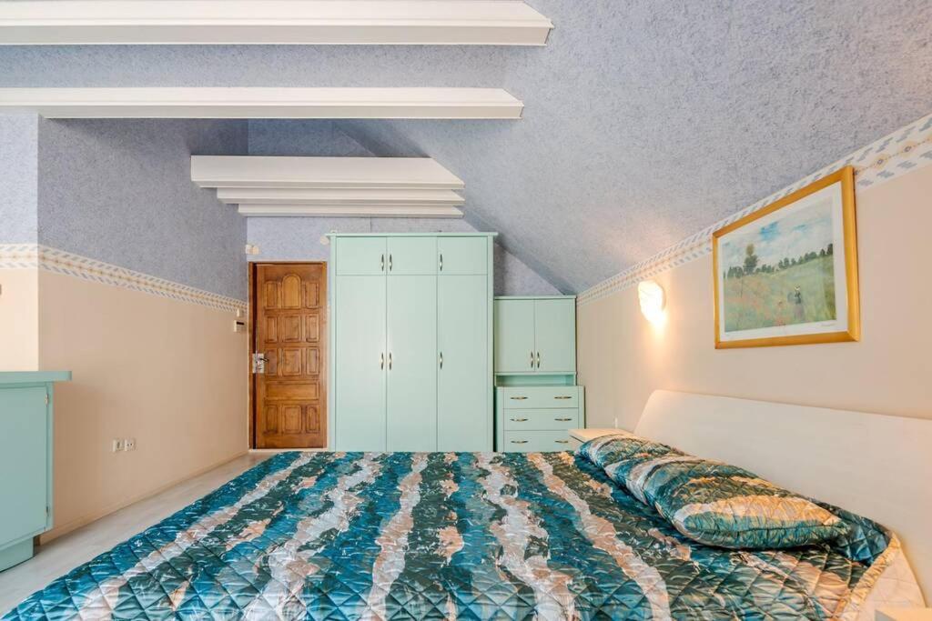 Cozy private 4 bedroom house near seaside (700m) - Hizvo